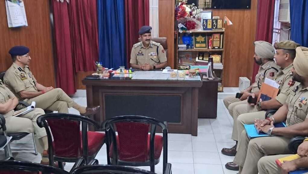 DIG Patil directs Hqrs Zone personnel to step up patrolling, crime monitoring DIG Patil directs Hqrs Zone personnel to step up patrolling, crime monitoring