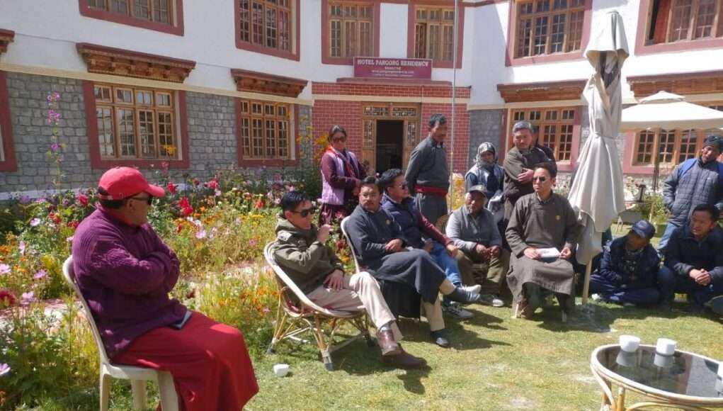 Changthang Police take up pilgrim access issue with Army