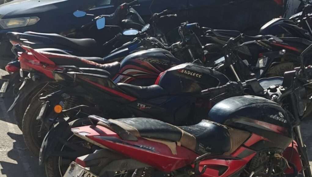 Baramulla Police intensify traffic checks, 5 vehicles seized