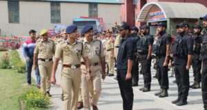 SSP Nagpure tightens operational focus at DPL Anantnag, inspects Monday Parade, police establishments