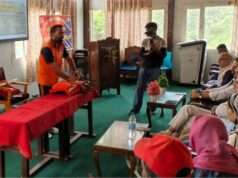SDRF Qazigund conducts disaster management awareness prog at Degree College Veerinag