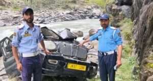 Five killed, several injured as passenger vehicle plunges into Kishanganga River in Karnah
