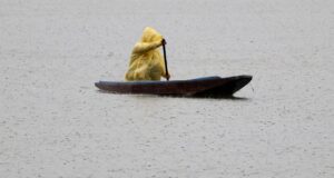 Rain lashes Kashmir; snow in Gurez, Zojila