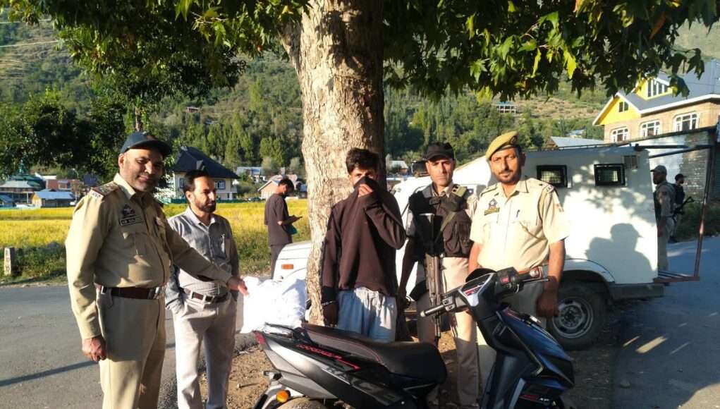 Drug peddler arrested with 1.15 kg cannabis in Bandipora
