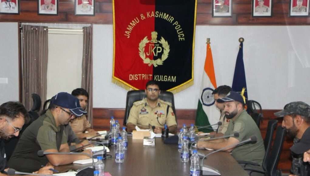 SSP Kulgam directs officers to intensify area domination, intelligence-based anti-terror operations
