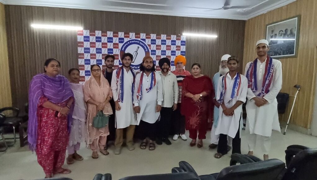 Apni Party to be effective voice of people: Manjit Singh
