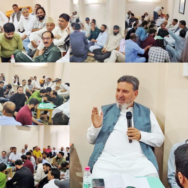 Syed Mohammad Altaf Bukhari chairs Apni Party meet