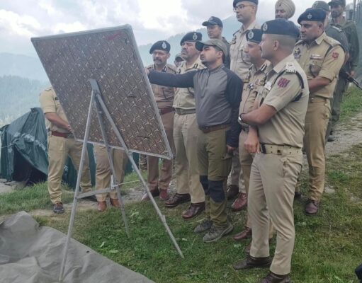 DGP Nalin Prabhat visits joint security post at Doda-Kathua-Udhampur trijunction