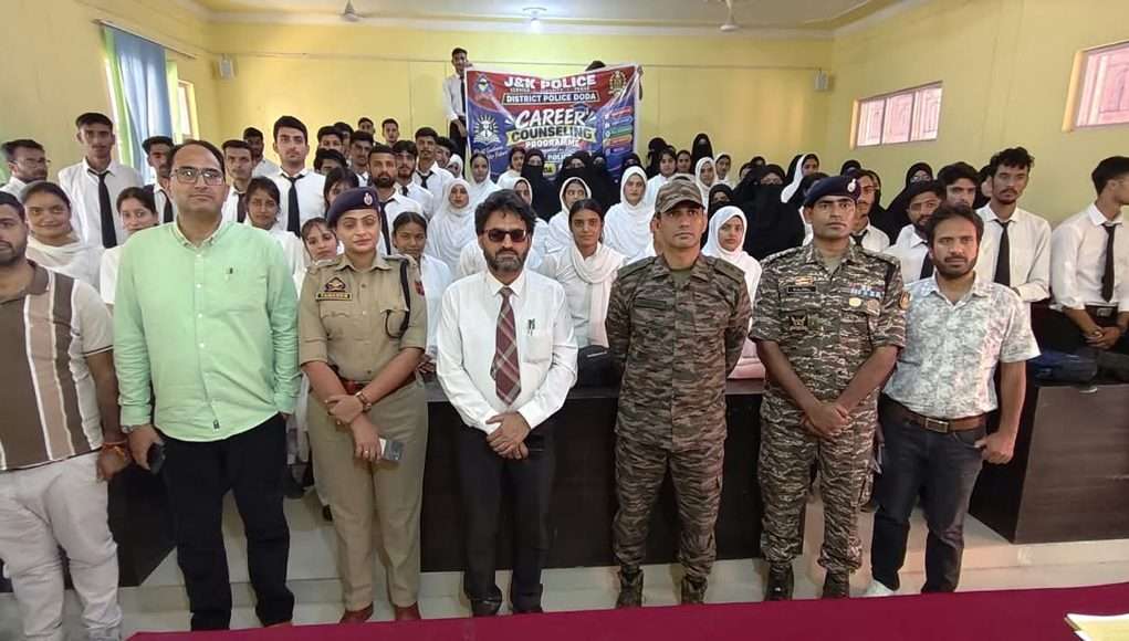 Doda Police takes career guidance to college, urges students to aim high