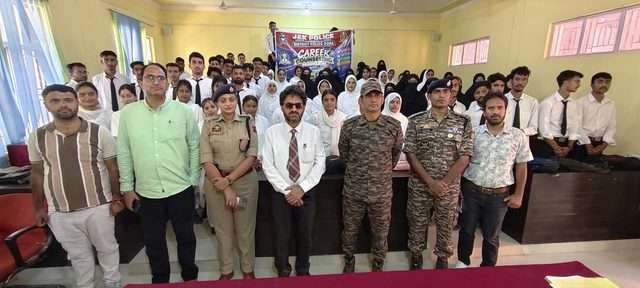 Doda Police takes career guidance to college, urges students to aim high