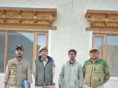 Restaurant Manager booked as Changthang Police seizes illicit liquor in Tangtse