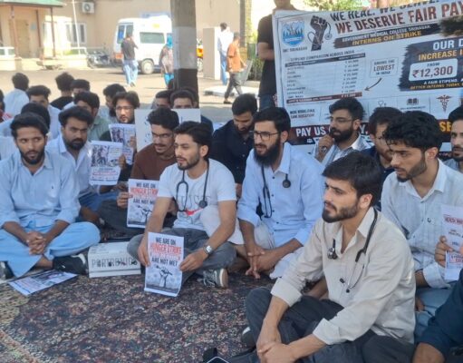 GMC Anantnag interns condemn show-cause notices to student representatives