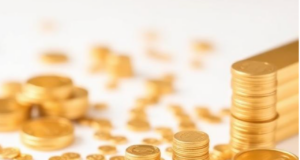 Gold rebounds Rs 1,600; silver climbs Rs 5,000 as easing oil prices lift bullion