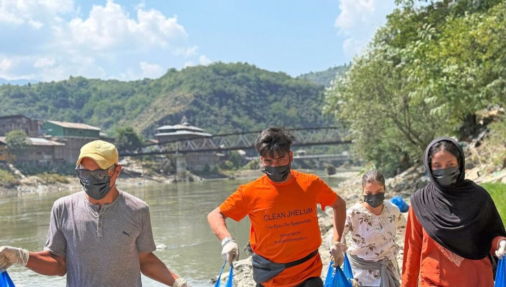 Jhelum’s Call: One youth, a few volunteers, and a mission to clean Jhelum’s Call: One youth, a few volunteers, and a mission to clean