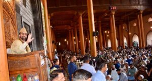 Special prayers for global peace at Jama Masjid; Mirwaiz appeals for public support to MMU’s social reform initiative