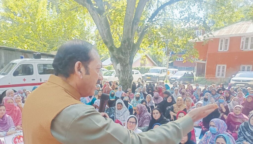 Muntazir Mohiuddin backs NHM employees, urges Govt to address demands