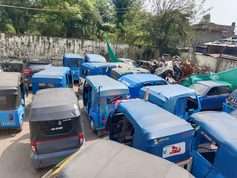 Rajouri Police seize 17 e-Rickshaws, challan 21 vehicles in traffic crackdown