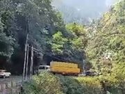 Srinagar Jammu NH open for regulated 2-way traffic
