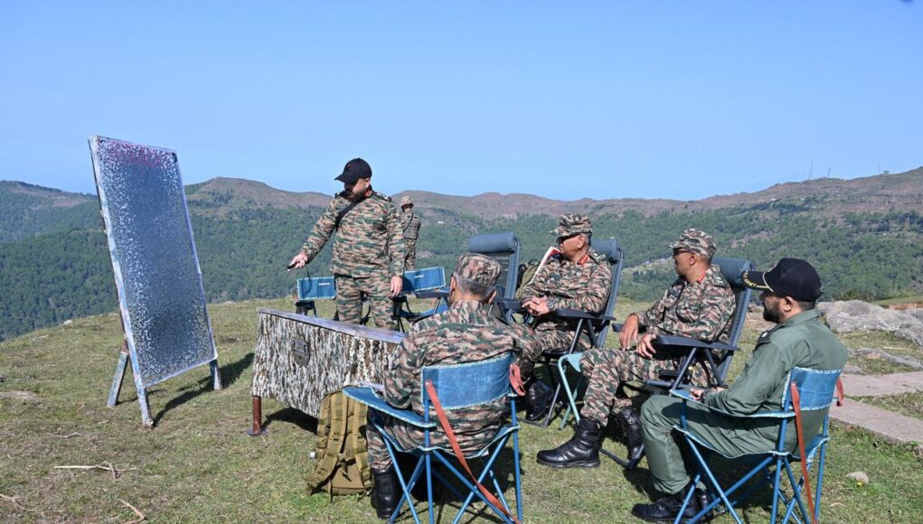 White Knight Corps commander reviews ongoing counter-terrorism operations in J-K’s Udhampur White Knight Corps commander reviews ongoing counter-terrorism operations in J-K’s Udhampur
