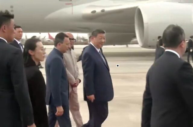 Chinese President Xi lands in Delhi