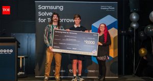 Inspired by his uncle’s struggle with speech, a teenage schoolboy develops a tool to help people join conversations