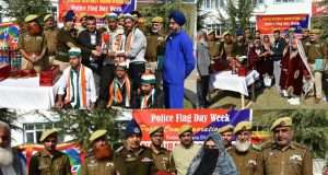 Awantipora Police honours martyrs’ children, promotes cultural heritage during Flag Day Week