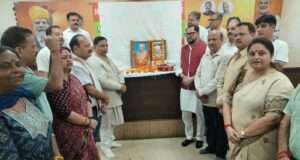 BJP pays rich tributes to Mahatma Gandhi, Lal Bahadur Shastri, calls for service-oriented public life