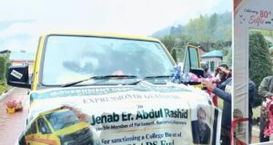 Er Rashid’s office hands over bus to Uri College