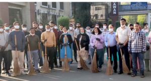 Income Tax Department organises Shramdaan in Srinagar