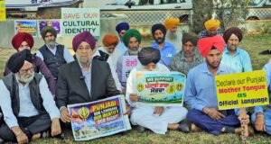 Sikh groups hold protest, demand Punjabi language restoration